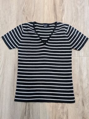 GAP Navy White Striped Ribbed V‑Neck Top Women’s Size M Stretch Casual Basic